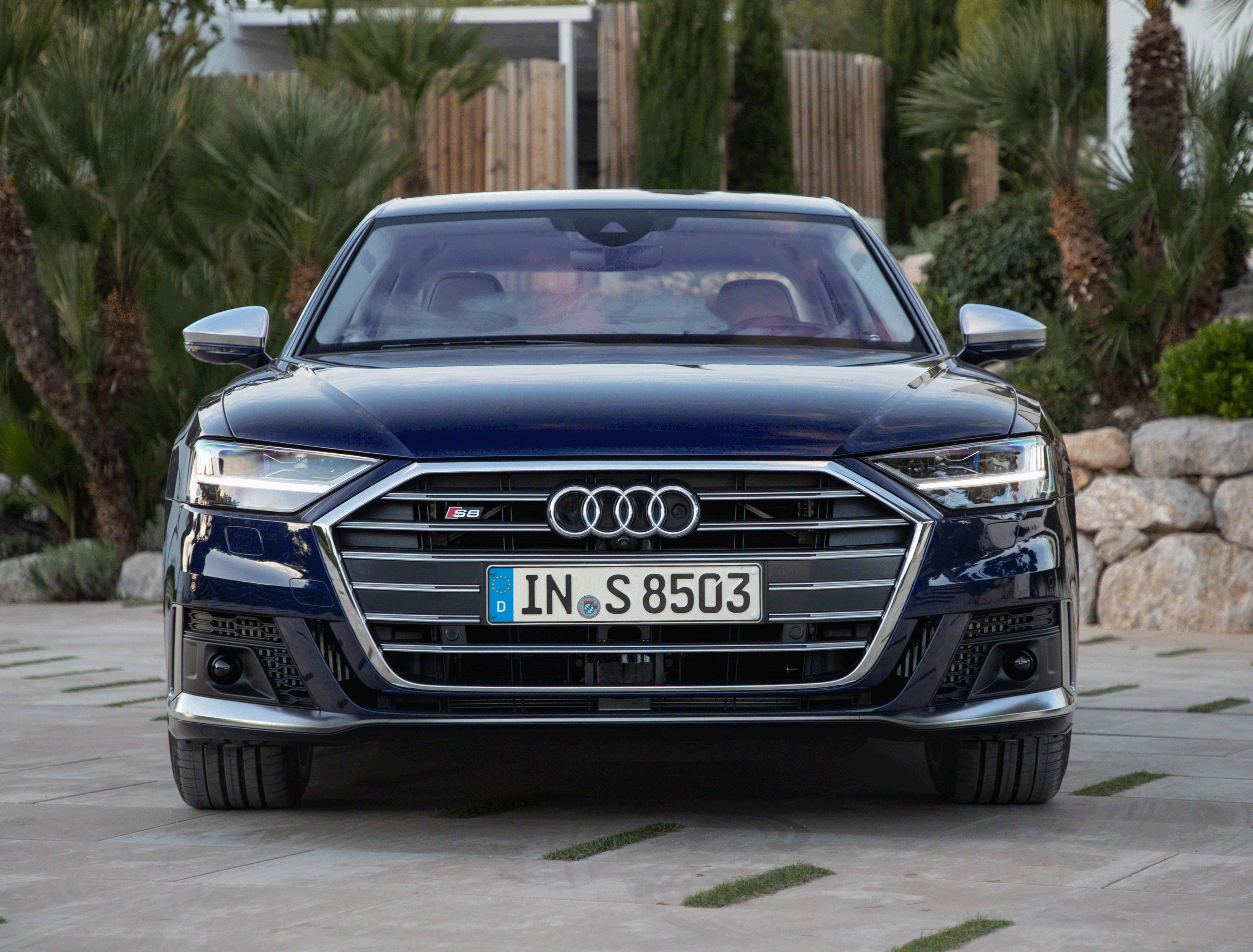 Audi S8 Front